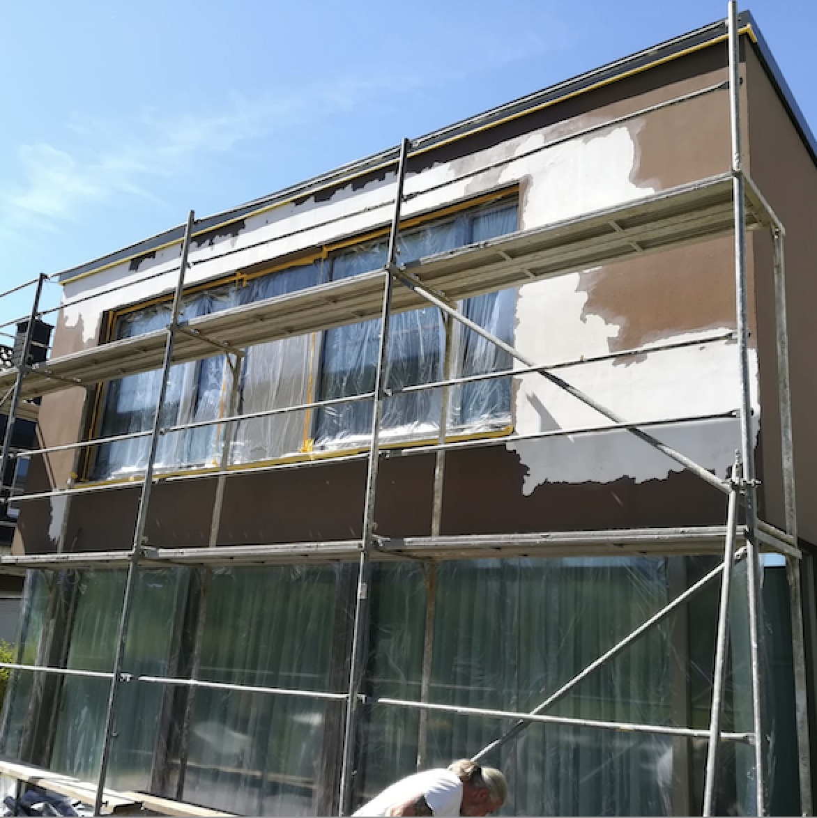 Reparaturarbeiten an Hausfassade ausgeführt von Stukkateur Jungkunst aus Bochum - Stuckateur-Fachbetrieb - Meisterbetrieb